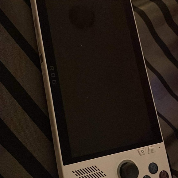 Asus Rog Ally - Picture 10 of 12